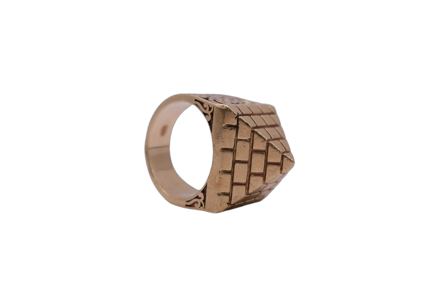 9ct Pyramid Ring