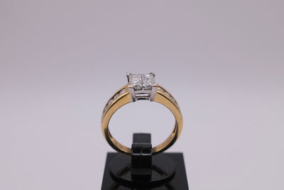 18ct Diamond Ring