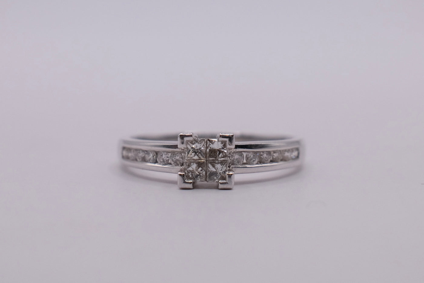 18ct Diamond Ring