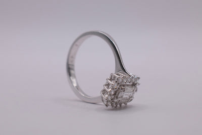 18ct Diamond Ring