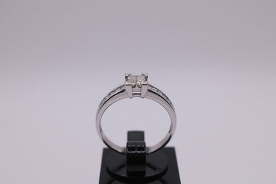 18ct Diamond Ring