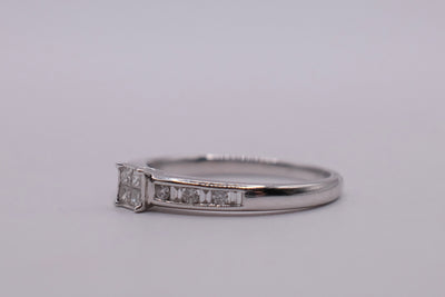 18ct Diamond Ring