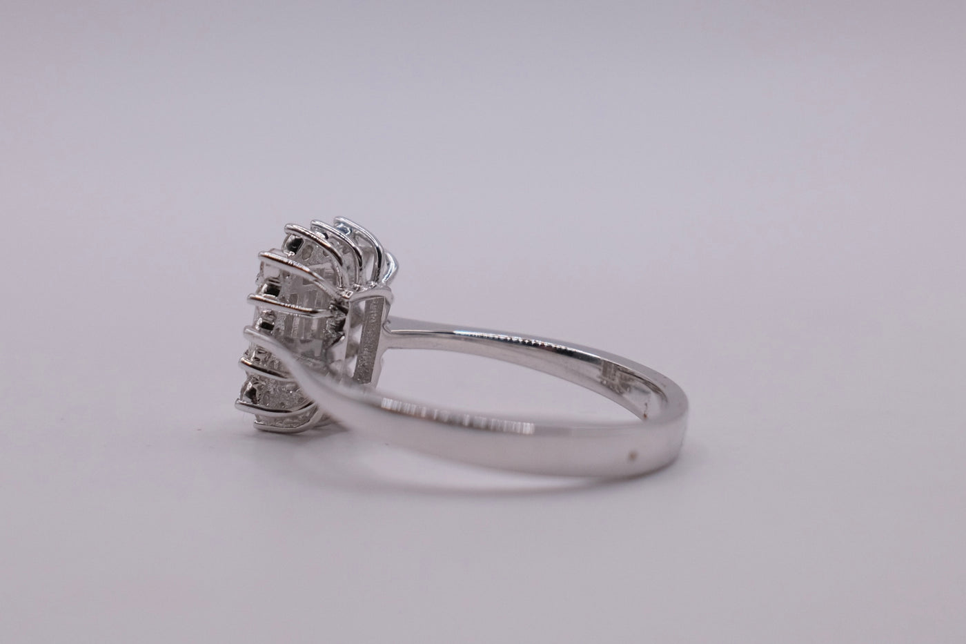 18ct Diamond Ring