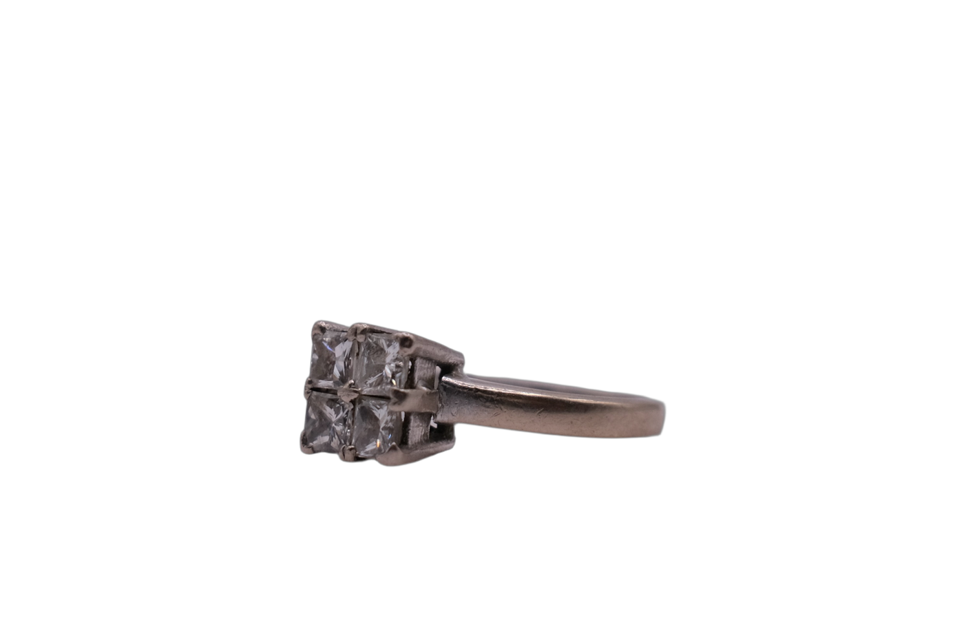 18ct White Gold Ring