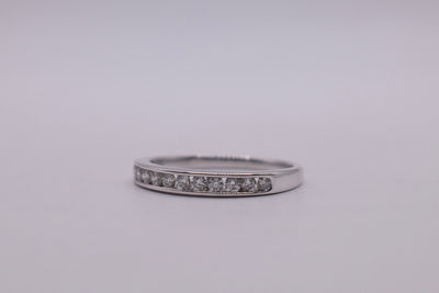 18ct Diamond Ring