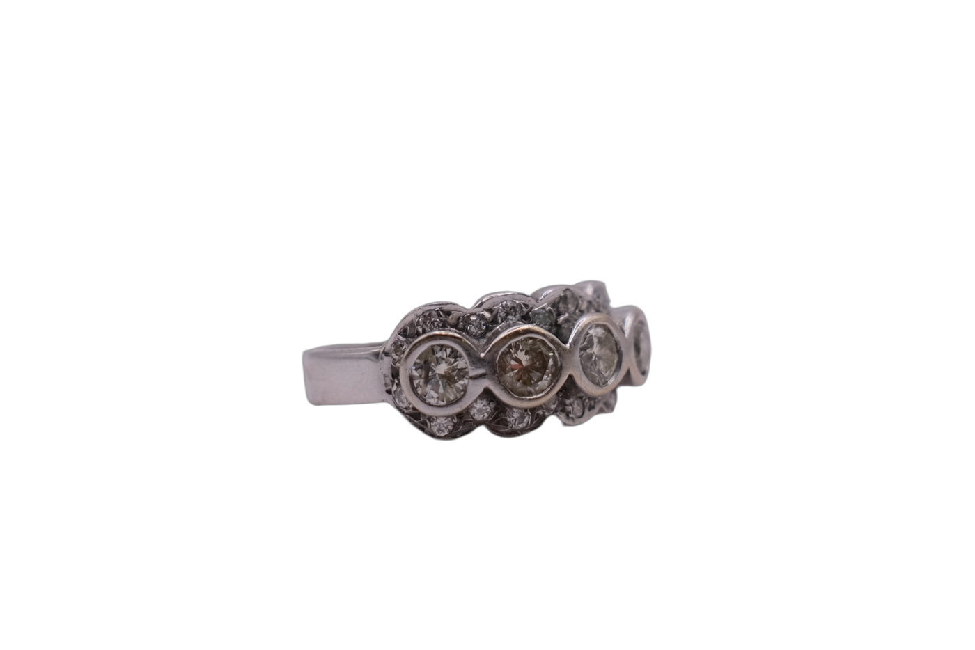 18ct White Gold Ring
