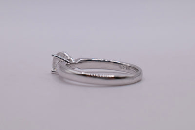 18ct Diamond Ring