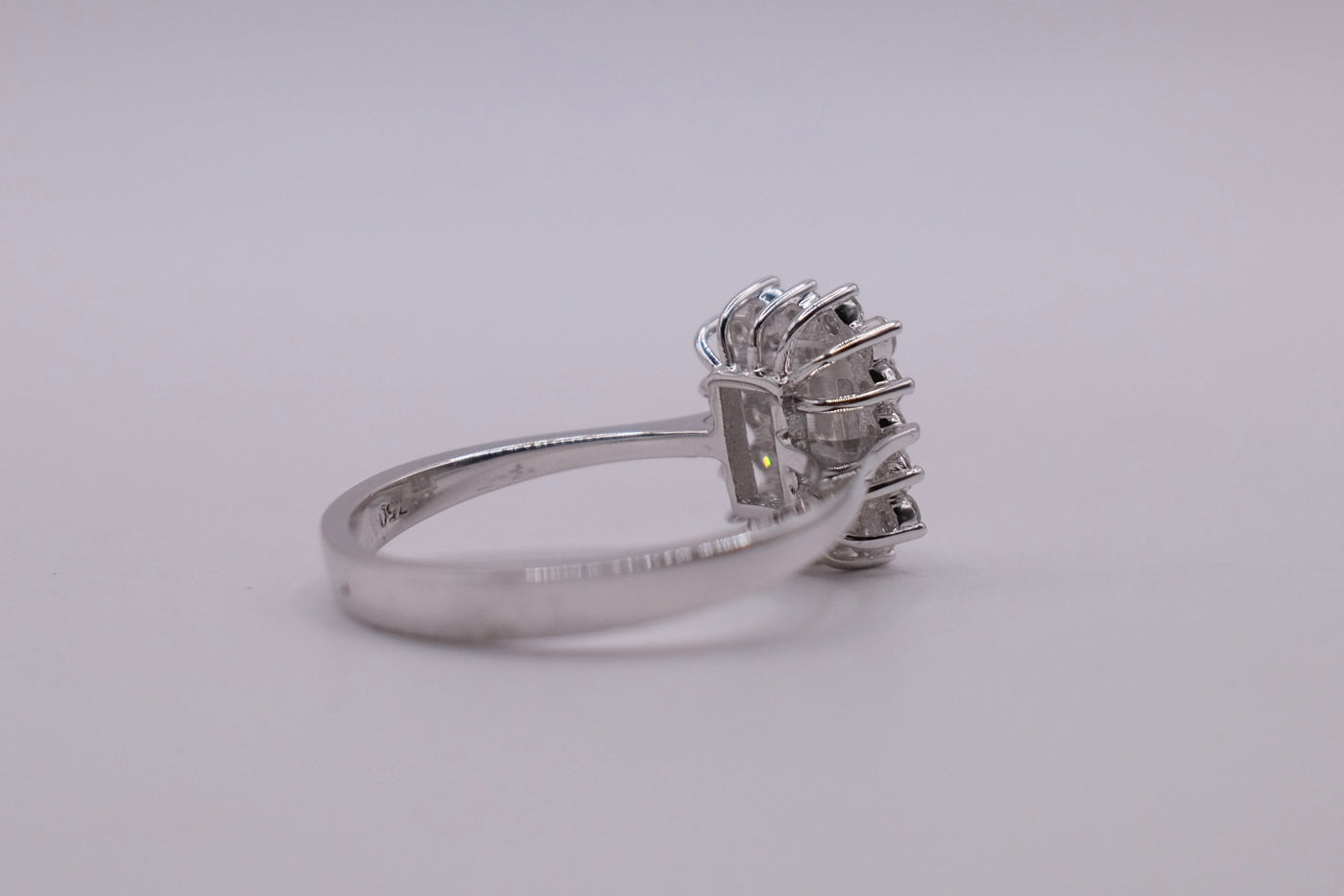 18ct Diamond Ring