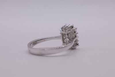 18ct Diamond Ring