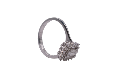 18ct Diamond Ring