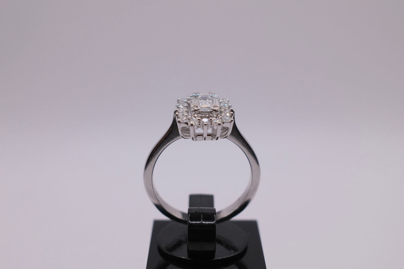 18ct Diamond Ring