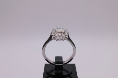 18ct Diamond Ring