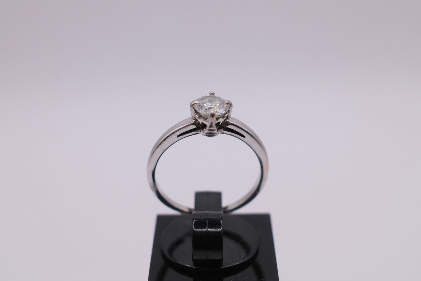 18ct GERRARD DIAMOND RING