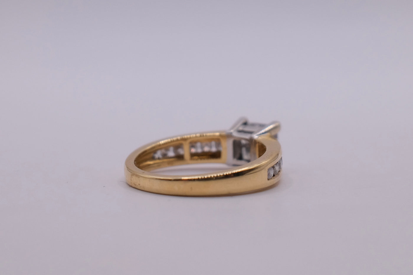 18ct Diamond Ring