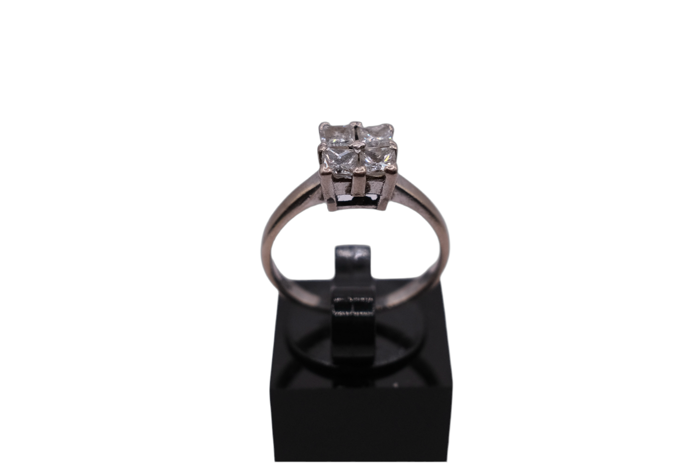 18ct White Gold Ring