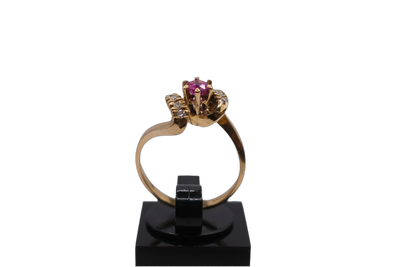 18ct Diamond Ring