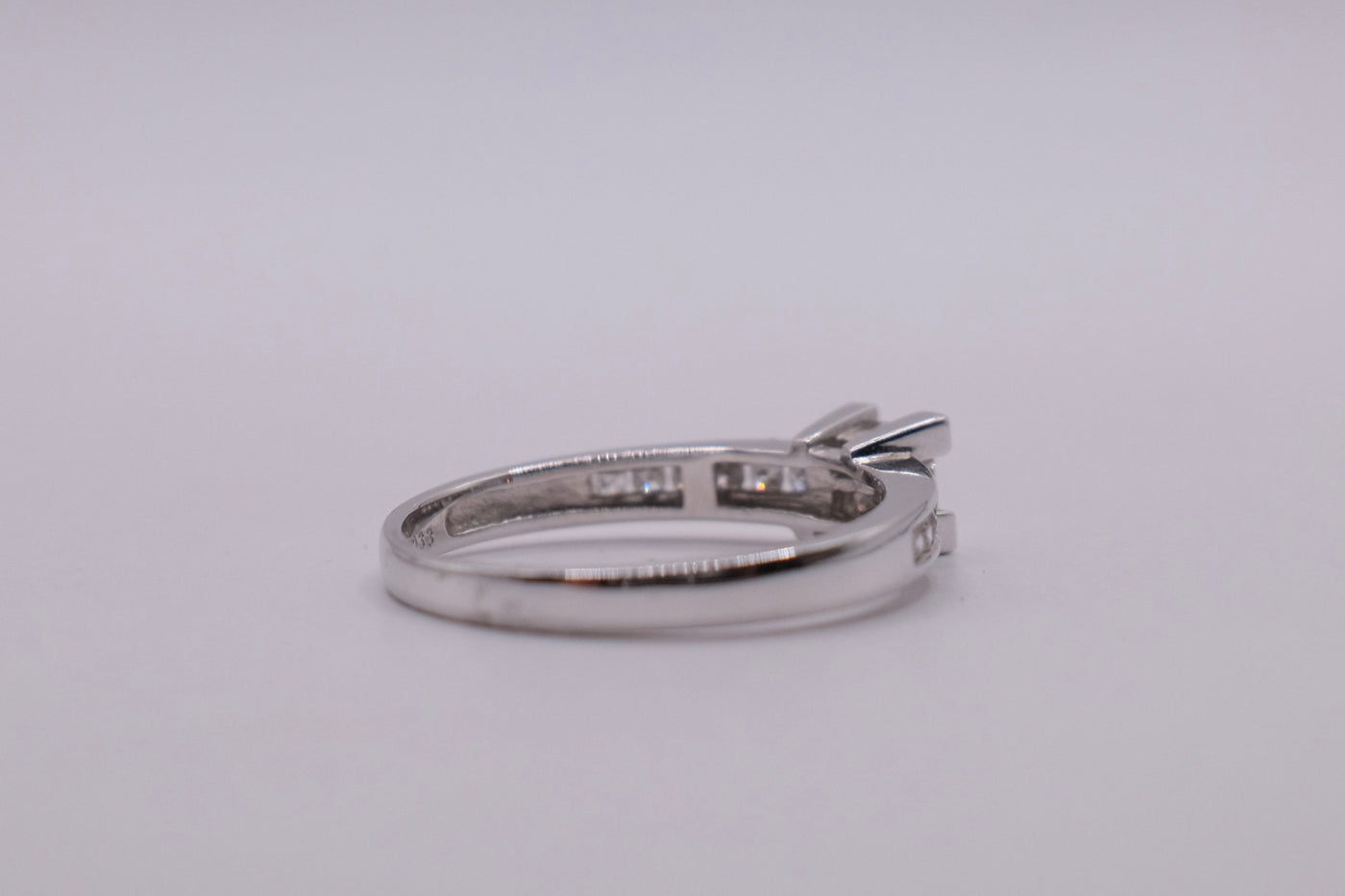 18ct Diamond Ring