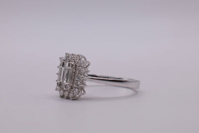 18ct Diamond Ring