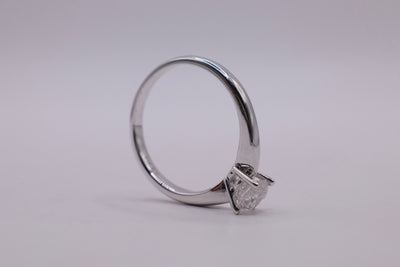 18ct Diamond Ring