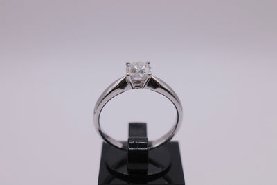 18ct Diamond Ring