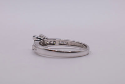 18ct Diamond Ring
