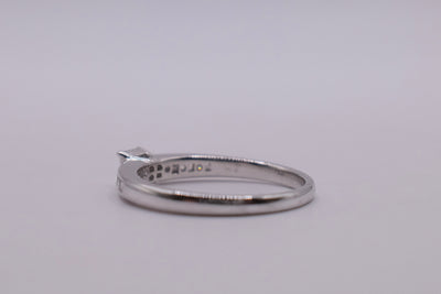 18ct Diamond Ring