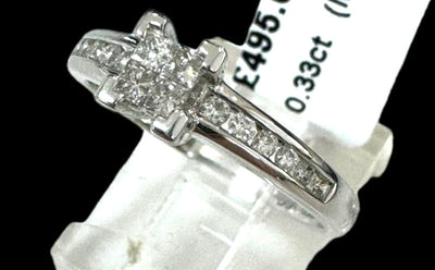 18ct Diamond Ring