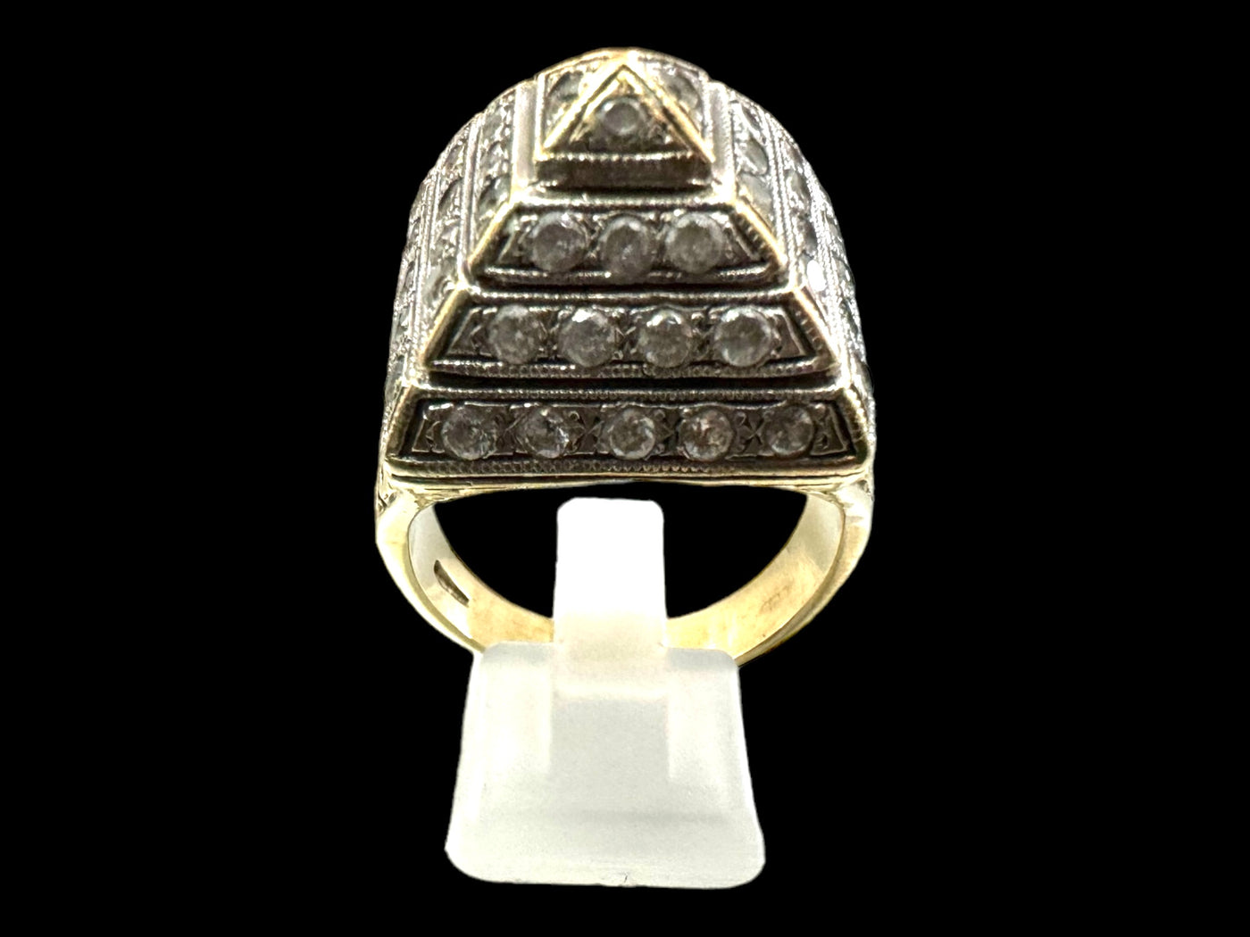 9ct Pyramid Ring
