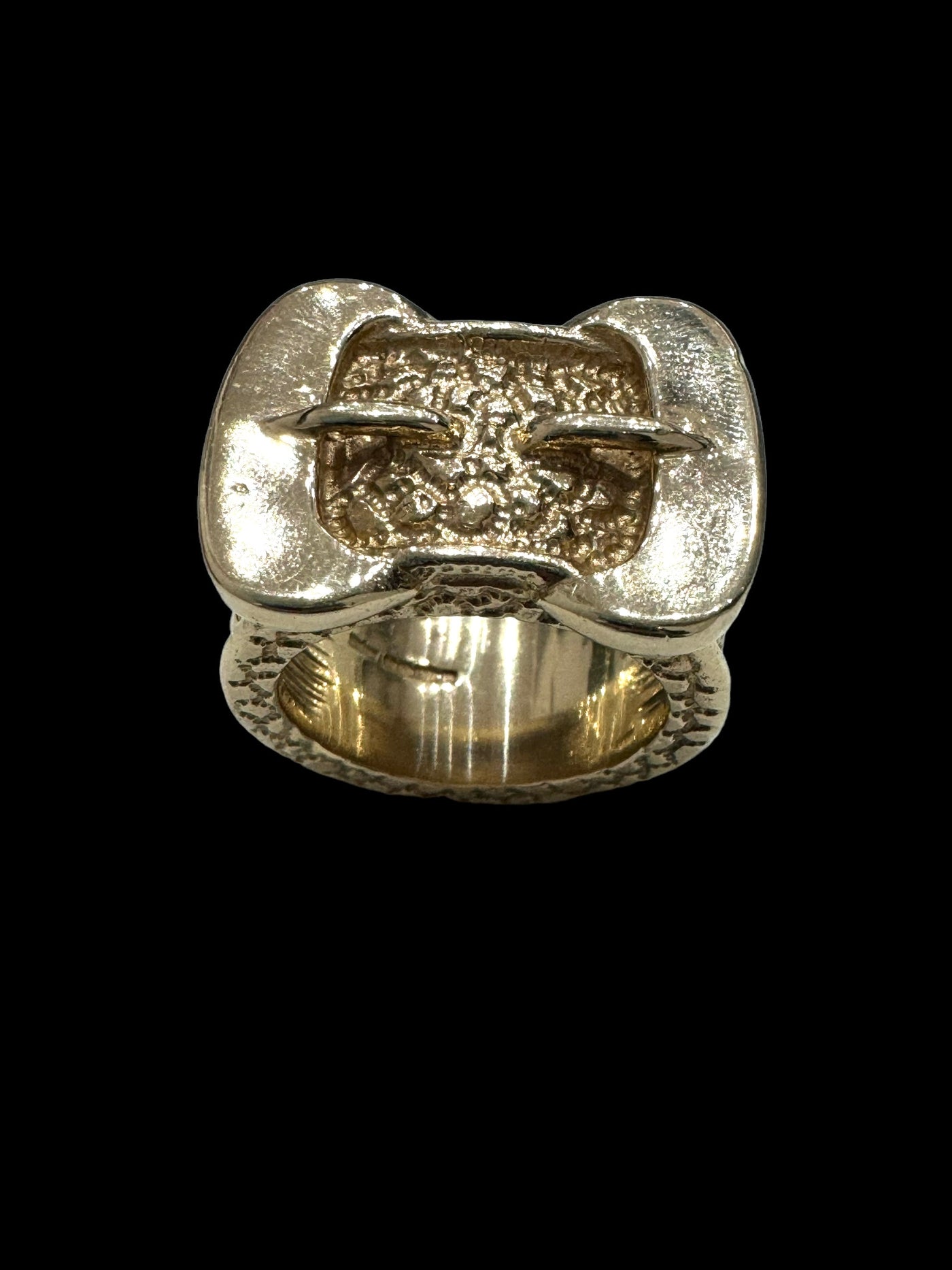 9ct Buckle Ring