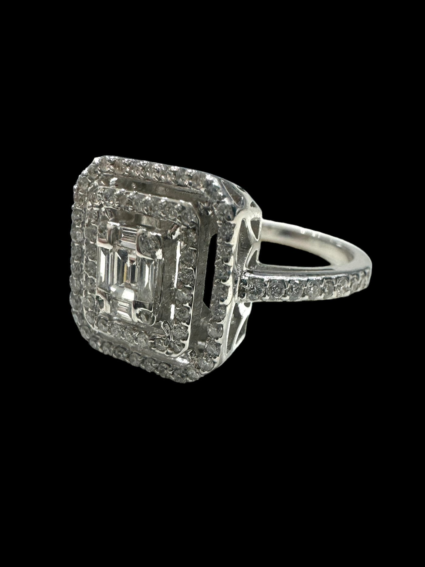 18ct Diamond Ring