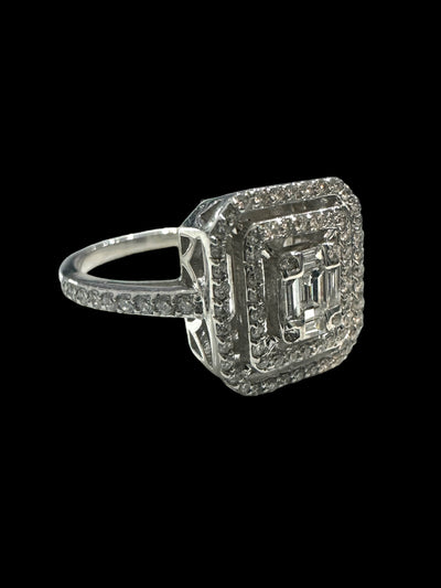 18ct Diamond Ring